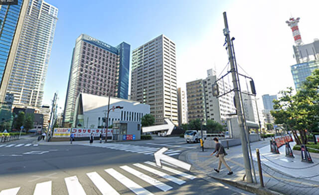 阪急「大阪梅田駅」茶屋町口からCIENまでの経路の写真